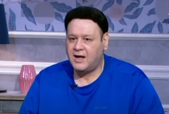 عمرو يسري يتلقى عزاء والدته في الجيزة بعد رحيلها في الولايات المتحدة