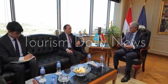 مصر وكازاخستان تبحثان تعزيز التعاون وزيادة الحركة السياحية الوافدة